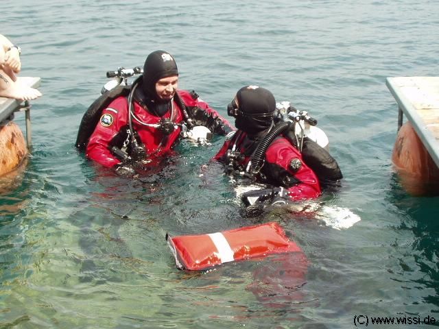 (c) 2003 by M�kreativ, Klaus Hintze